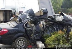 南昌爆料车祸最新消息视频,惨烈现场直击，多车相撞引发交通瘫痪