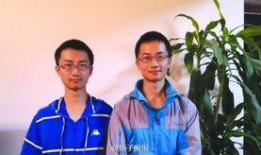 记者爆料两兄弟视频,兄弟情深，共度难关